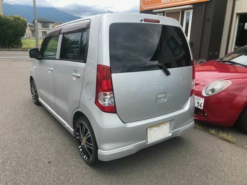 WAGON R