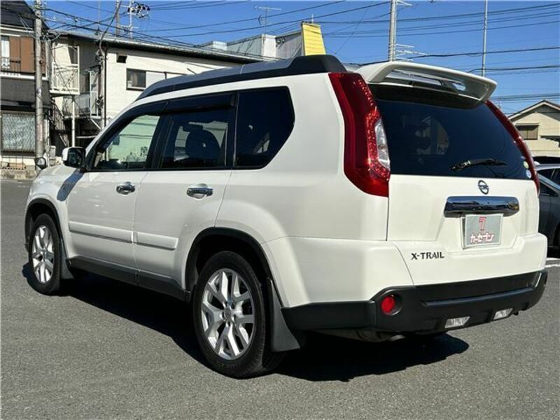 X-TRAIL