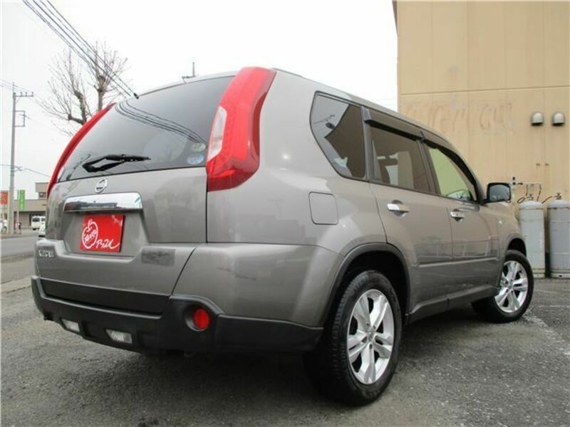 X-TRAIL