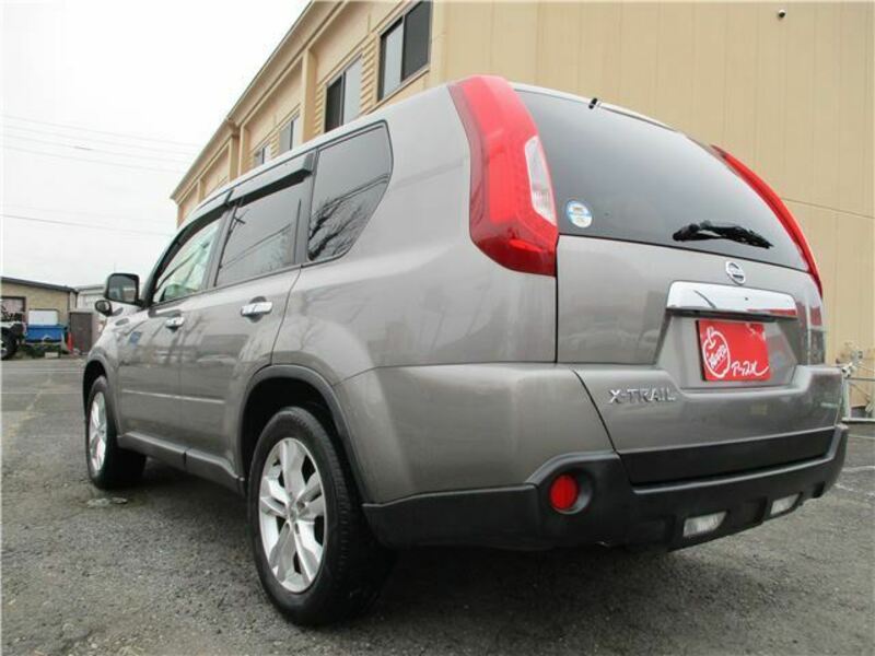 X-TRAIL