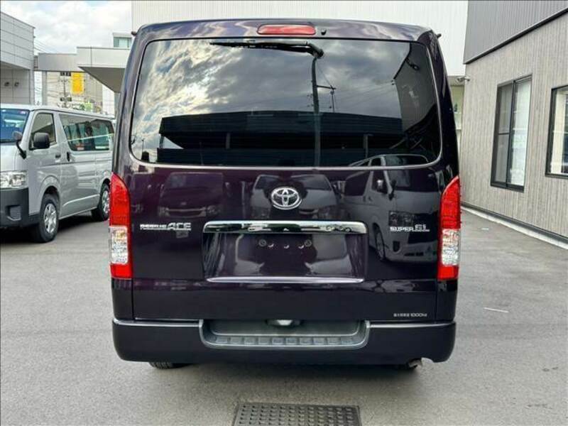 HIACE VAN