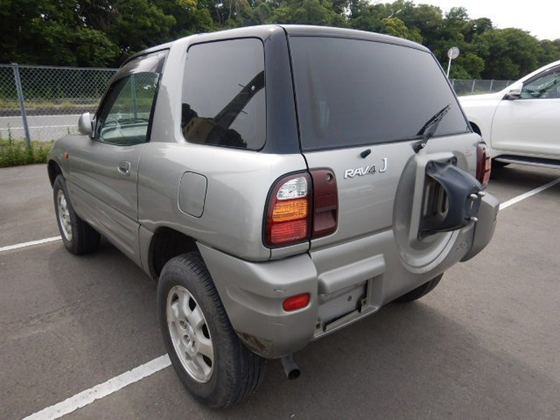 RAV4