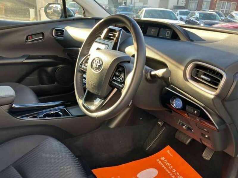 PRIUS PHV