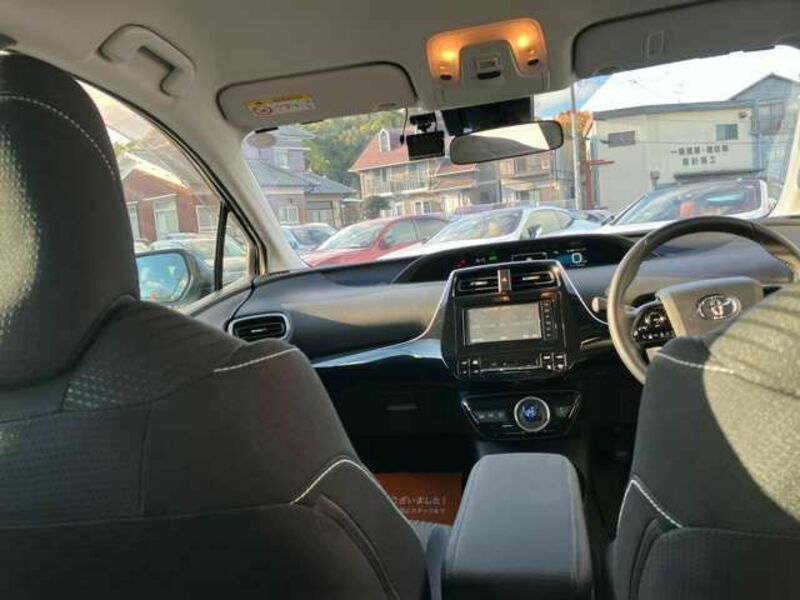 PRIUS PHV