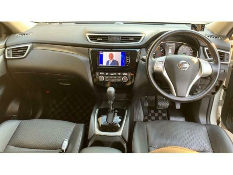 X-TRAIL