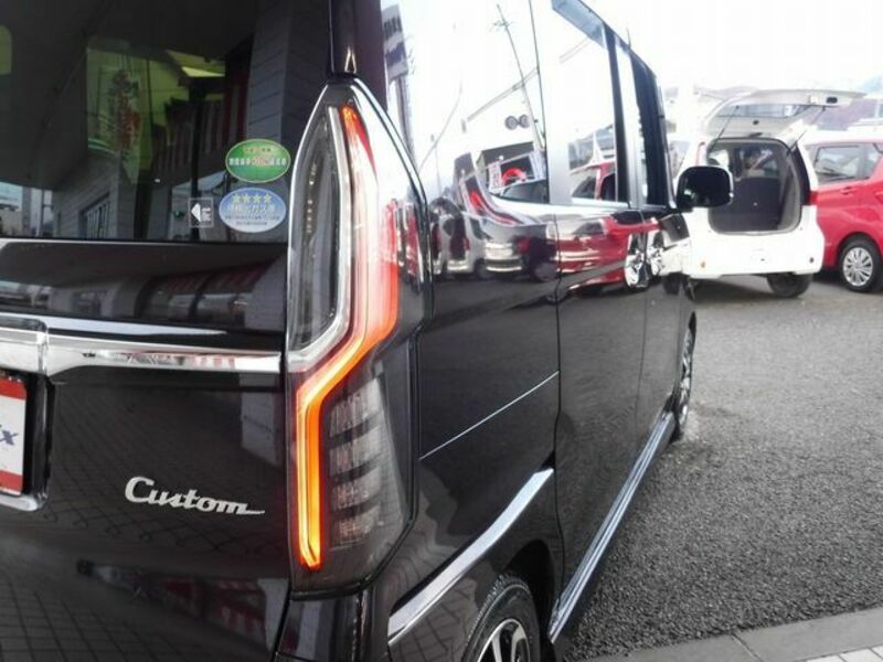 N BOX CUSTOM