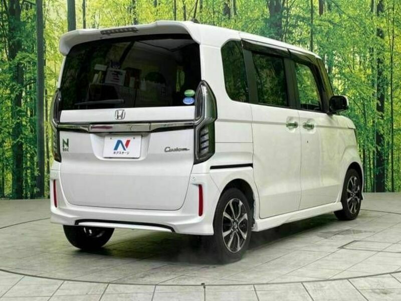 N BOX CUSTOM