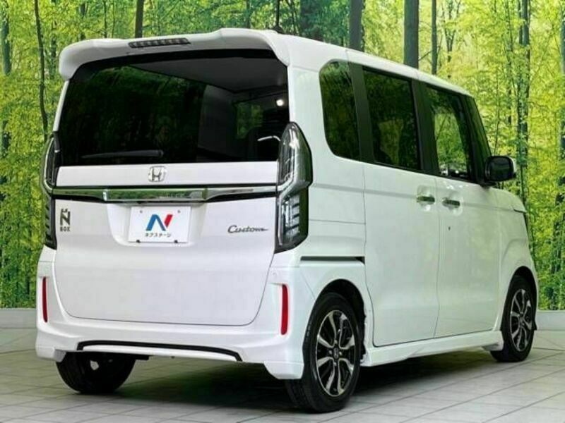 N BOX CUSTOM