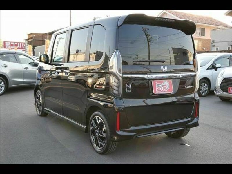 N BOX CUSTOM