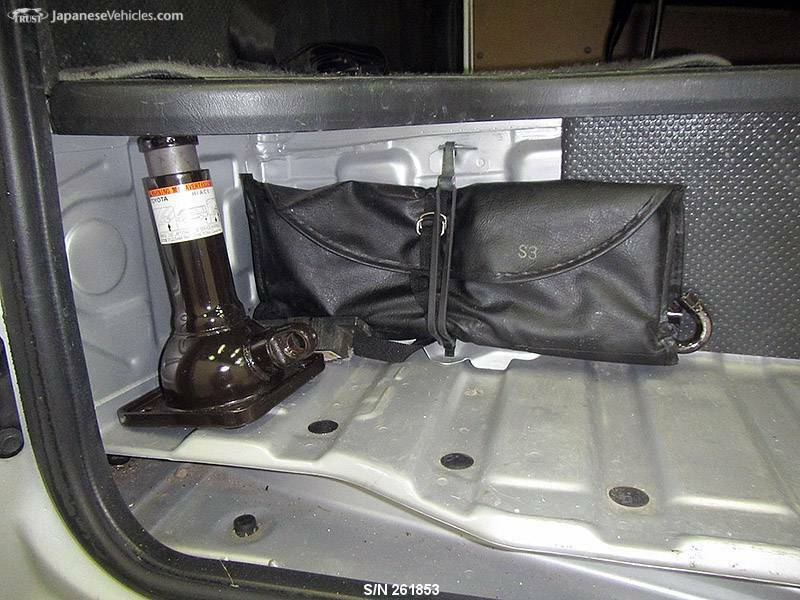 HIACE VAN