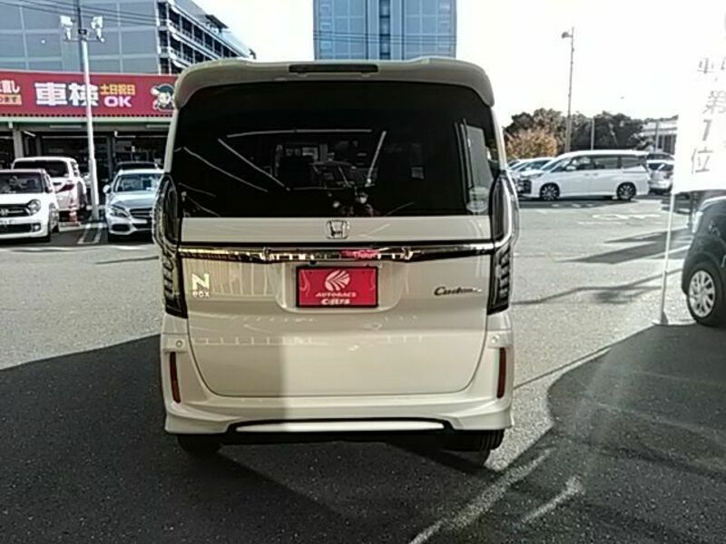 N BOX CUSTOM