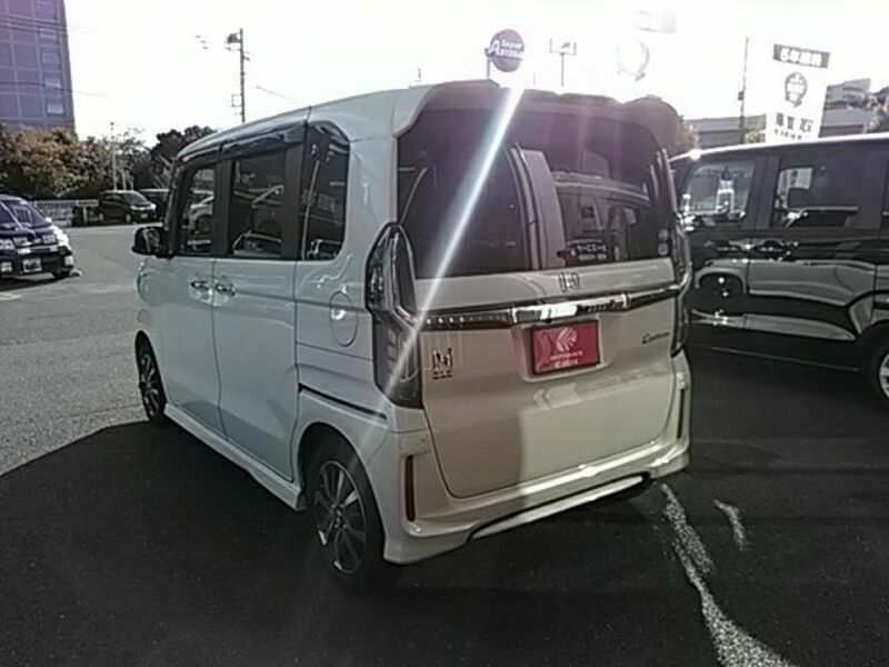 N BOX CUSTOM