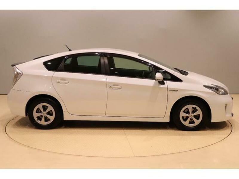 PRIUS-12