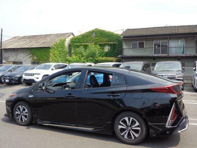 PRIUS PHV-10