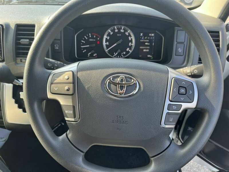 HIACE COMMUTER