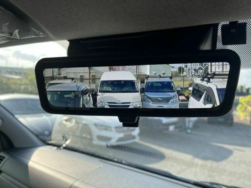 HIACE COMMUTER