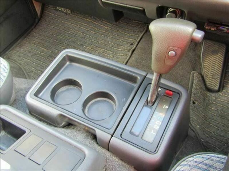 HIACE VAN