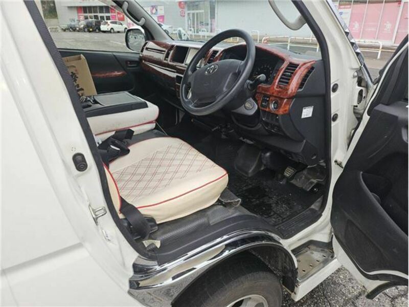 HIACE VAN-12