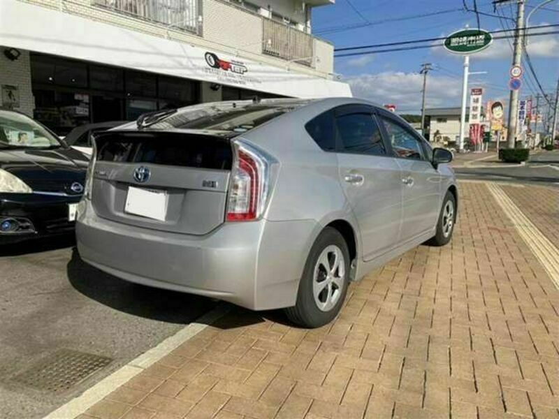 PRIUS-4