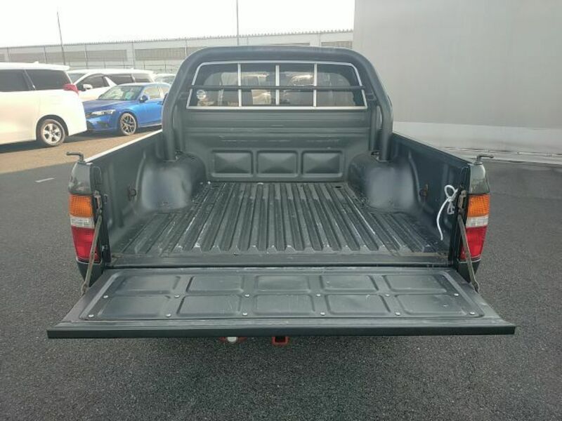 HILUX