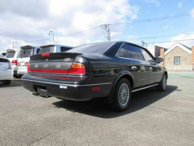 INFINITI Q45