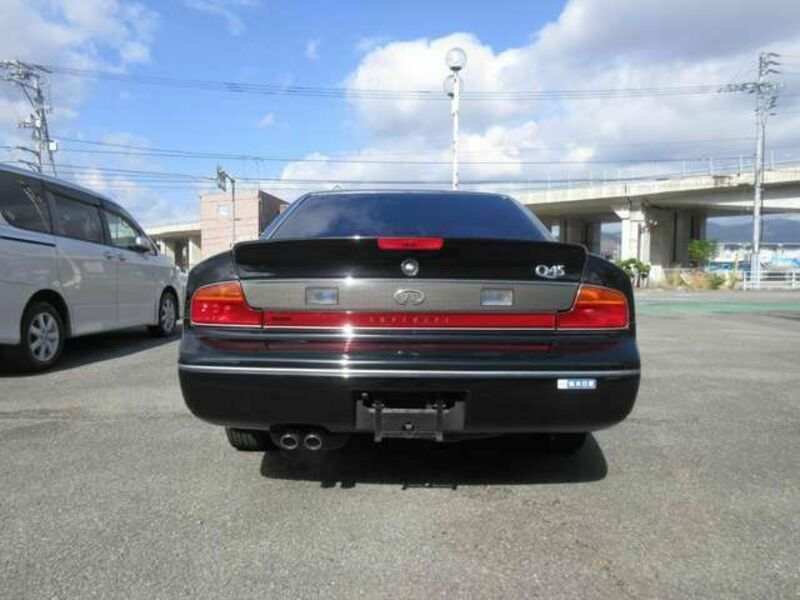 INFINITI Q45