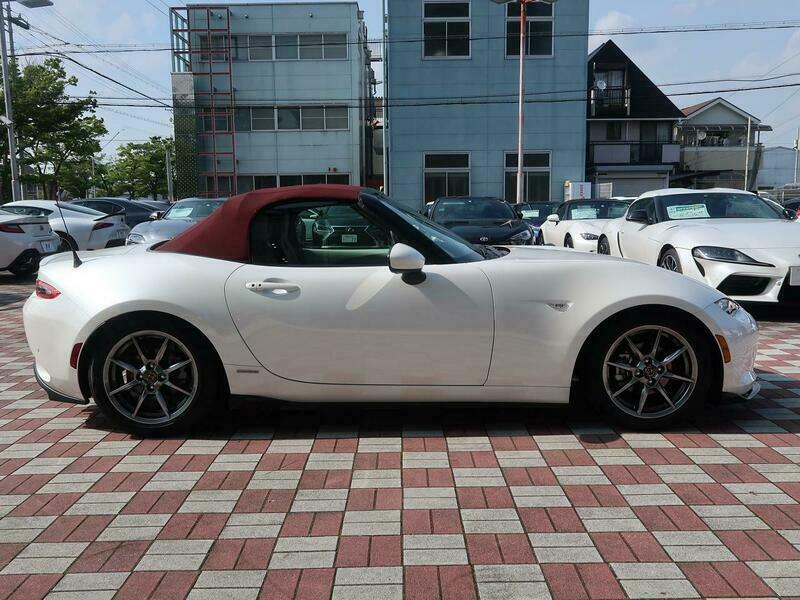 ROADSTER