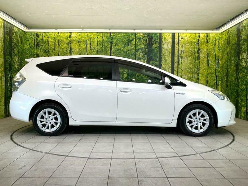 PRIUS ALPHA