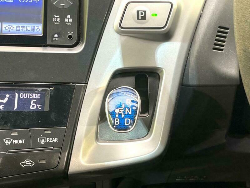 PRIUS ALPHA
