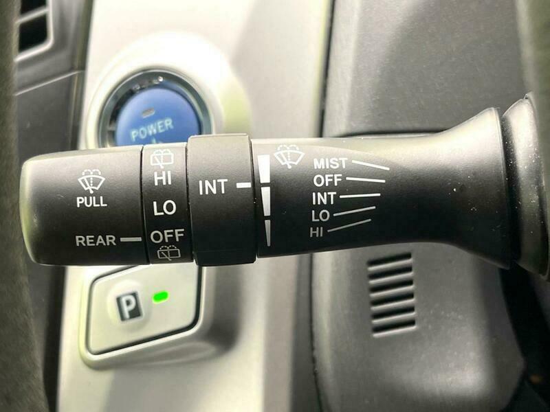 PRIUS ALPHA