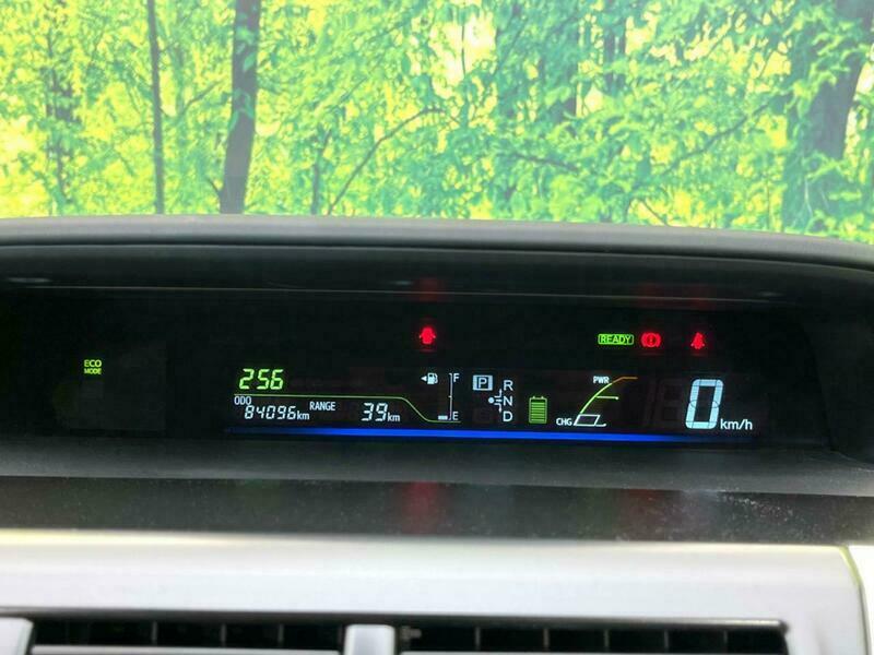 PRIUS ALPHA