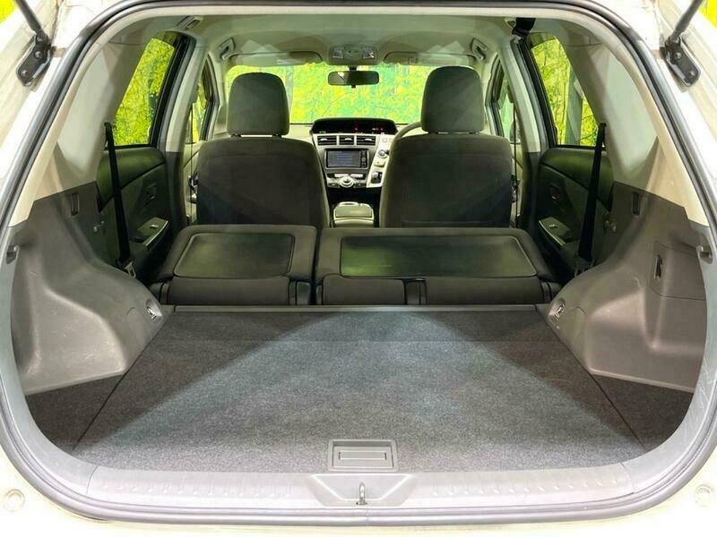 PRIUS ALPHA