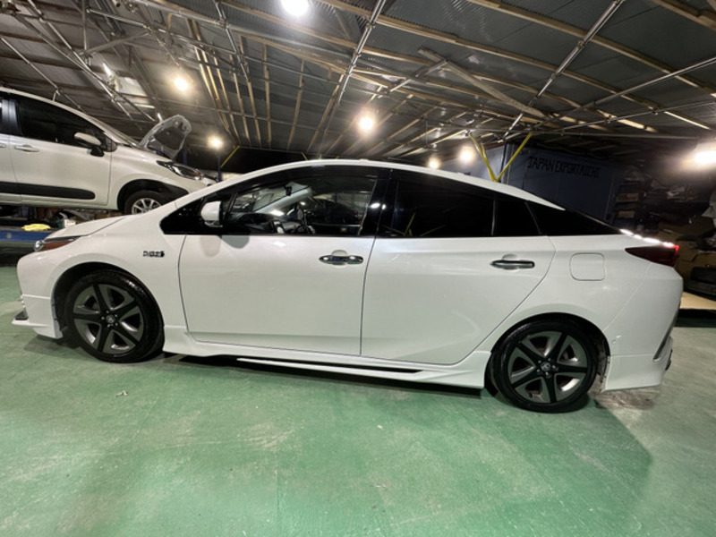 PRIUS PHV