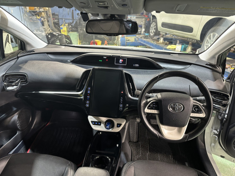 PRIUS PHV
