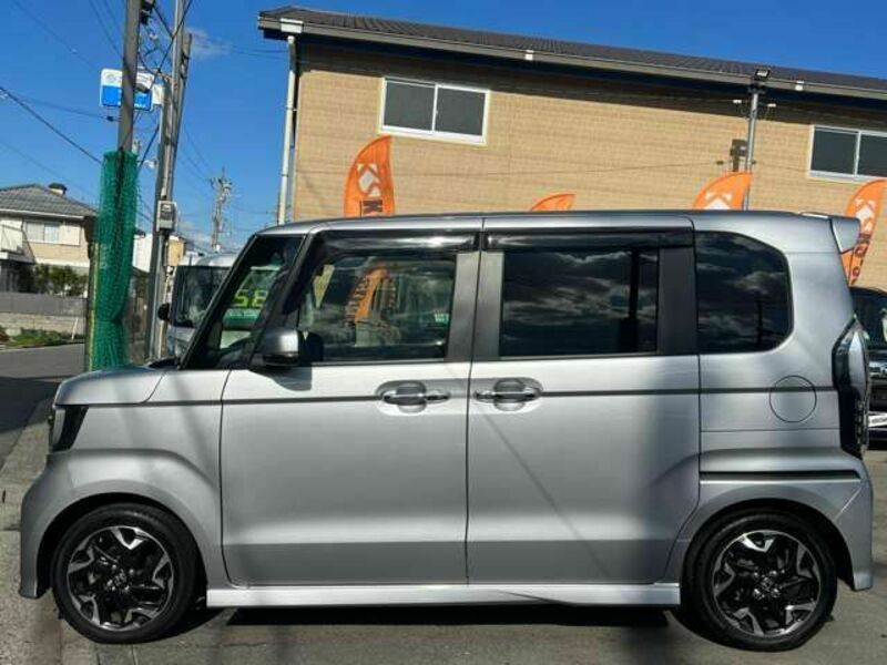 N BOX CUSTOM