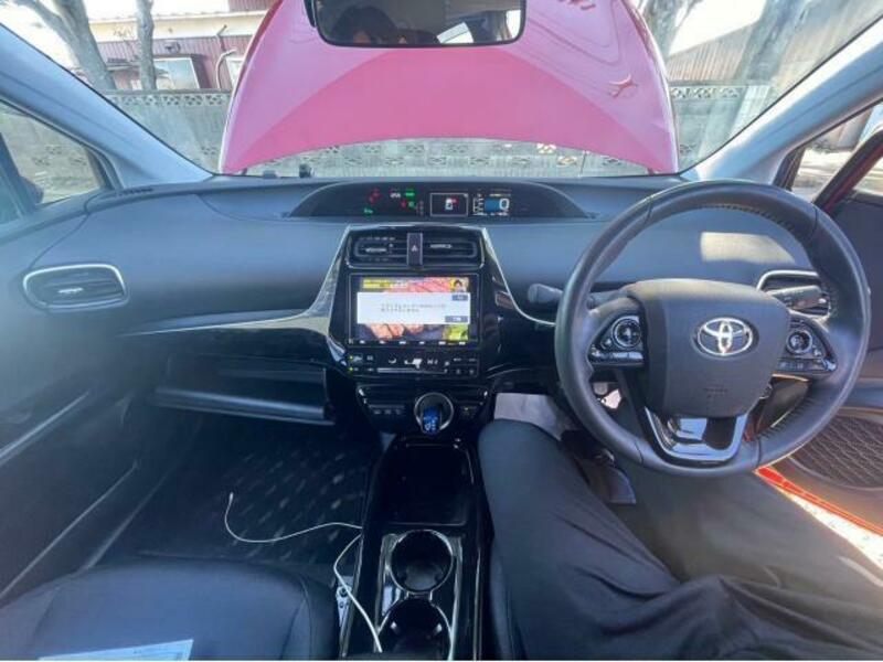 PRIUS PHV