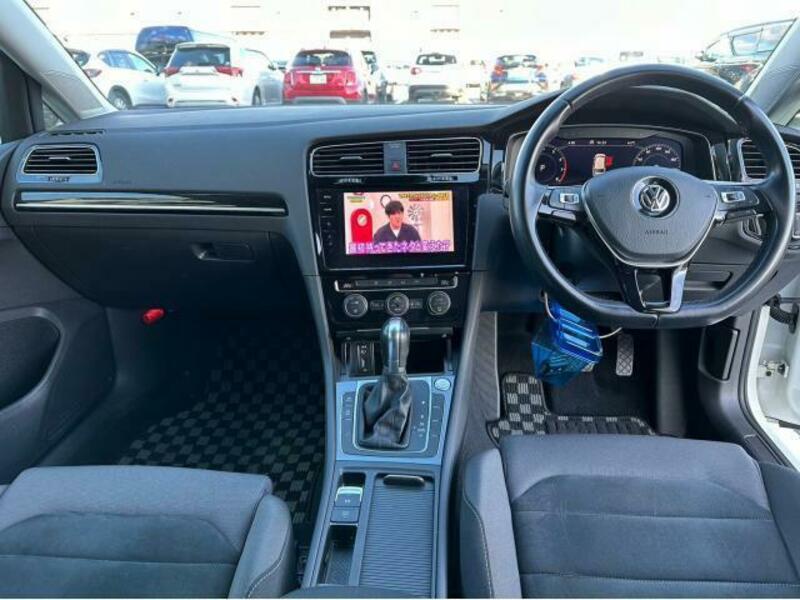 GOLF VARIANT