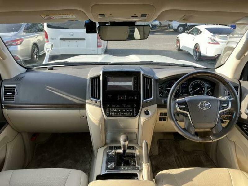 LAND CRUISER