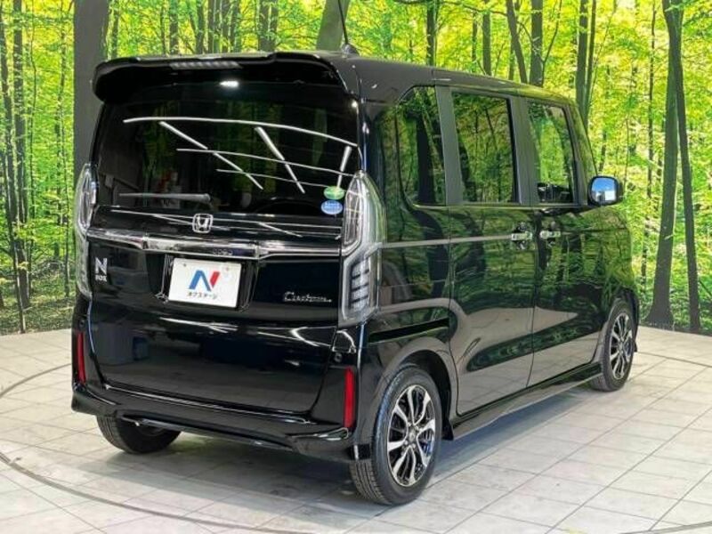 N BOX CUSTOM