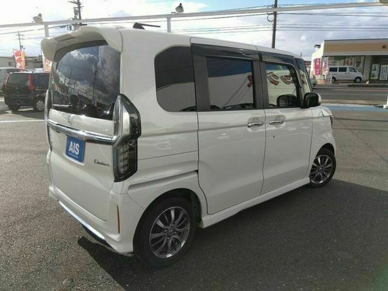 N BOX CUSTOM