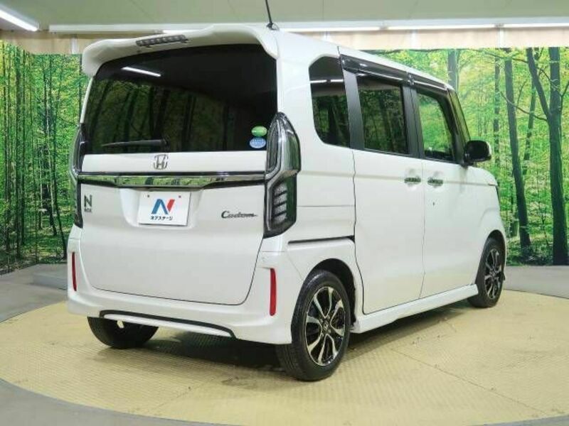 N BOX CUSTOM