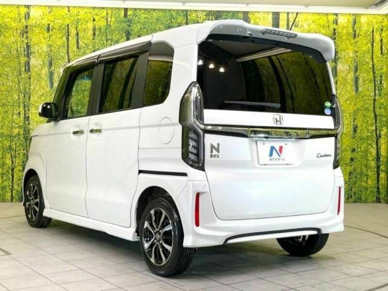 N BOX CUSTOM