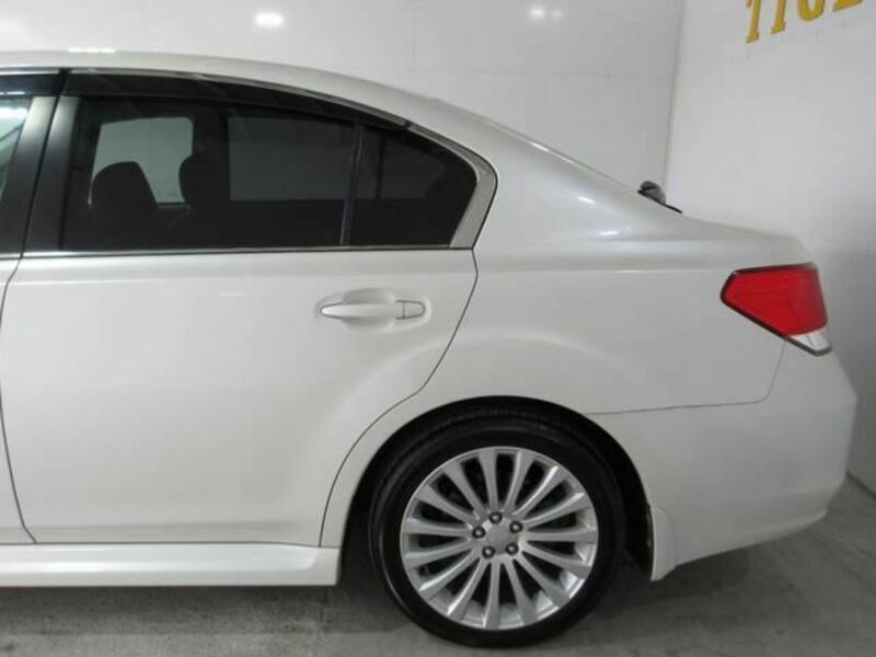 LEGACY B4