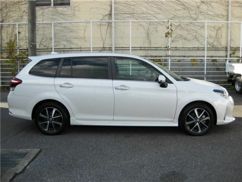 COROLLA FIELDER