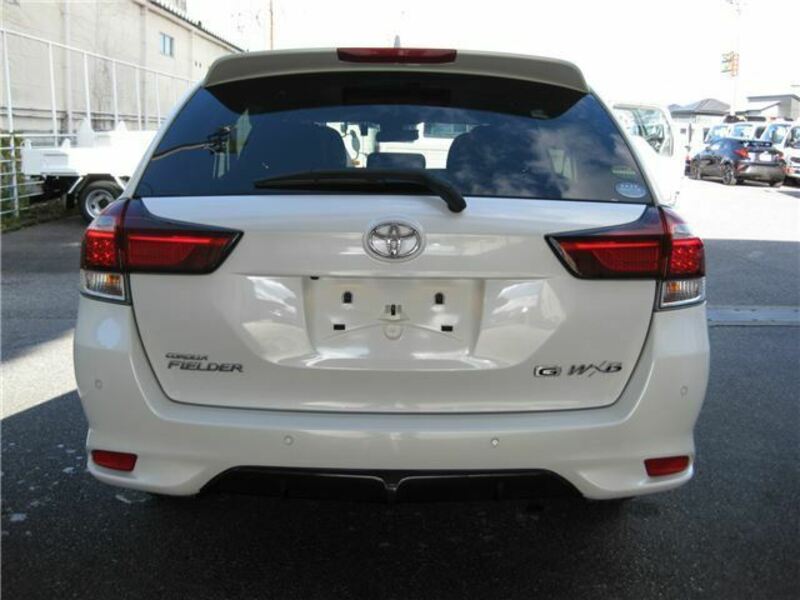 COROLLA FIELDER