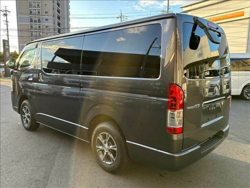 HIACE VAN