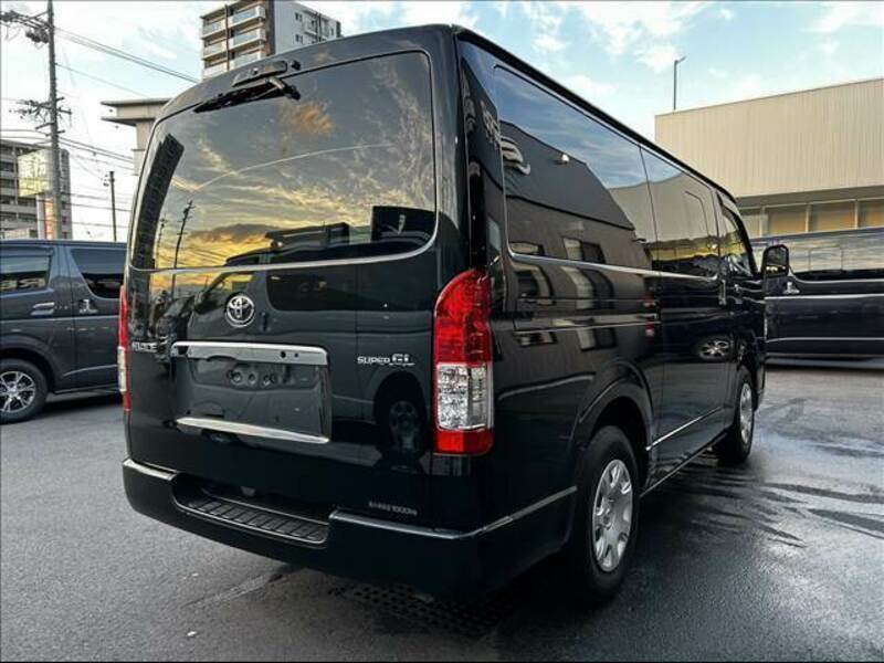 HIACE VAN