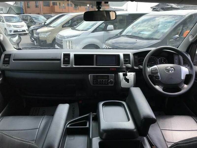 HIACE VAN