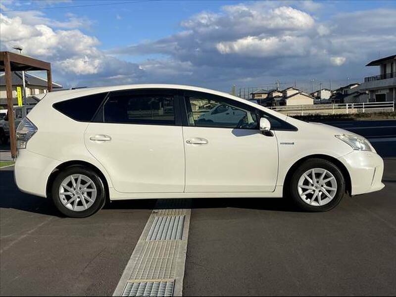 PRIUS ALPHA