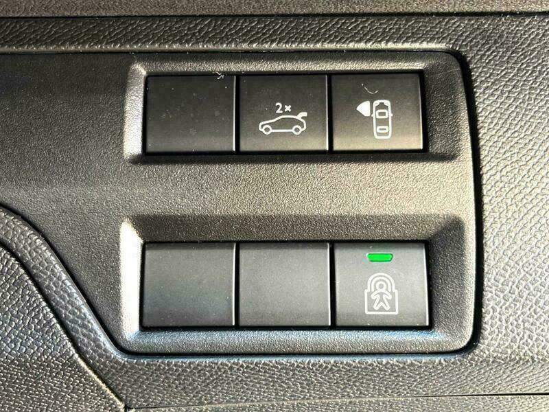 3008